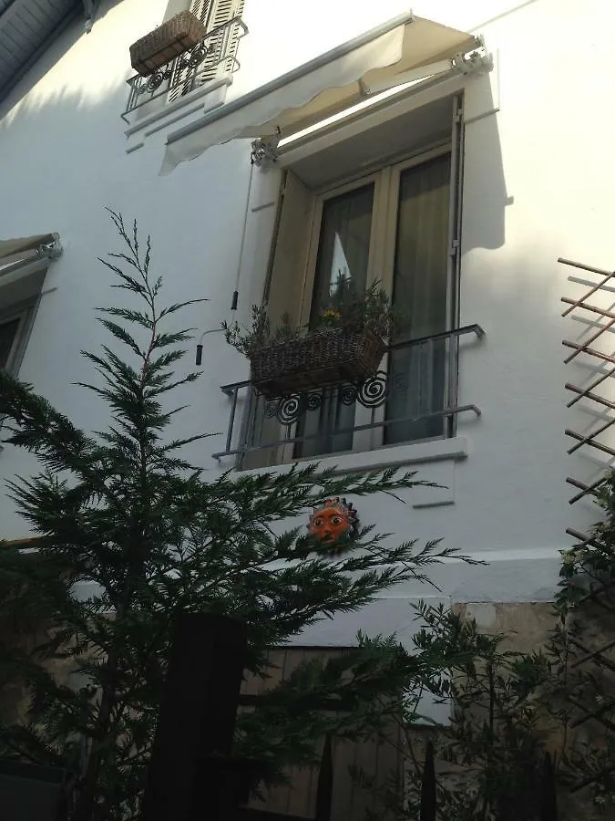 La Maison Des Capucines Antibes 0*,